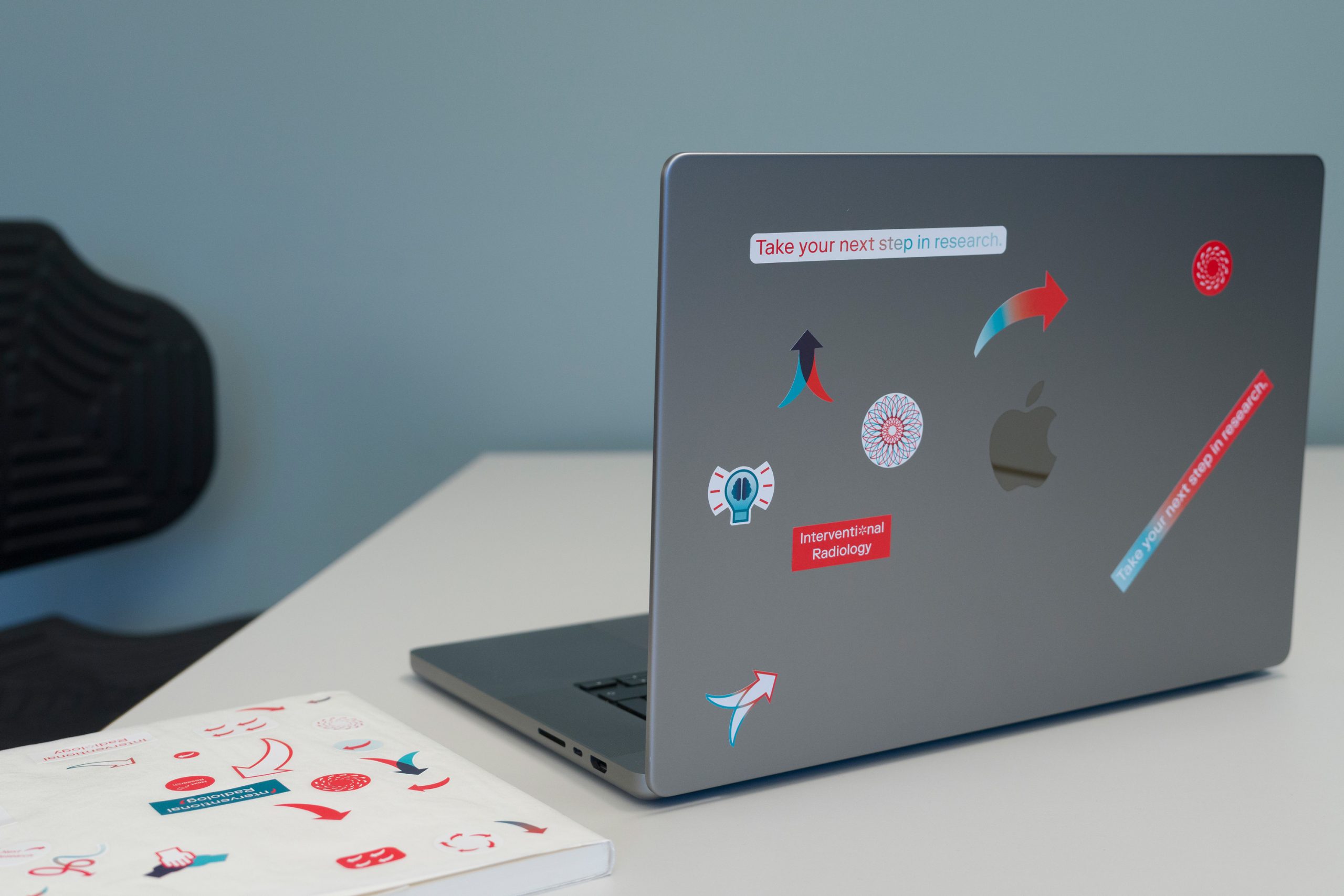 science_design-NR-stickerinuse